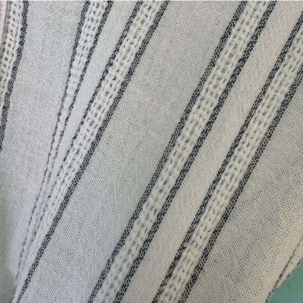 Vince 100% Cotton Gauzy Striped Tea Length Sleeve Blouse - Picture 7 of 8